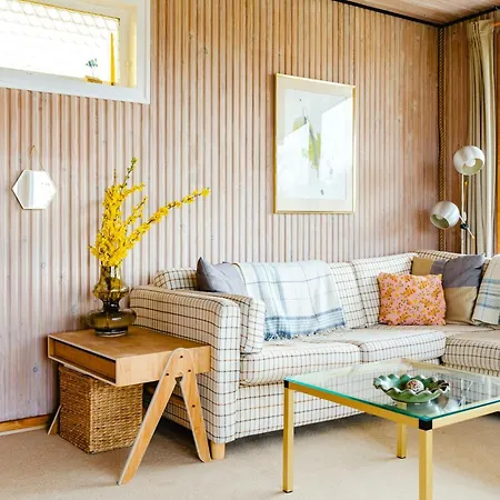 Colourful Family House With Pastels And Garden Feriehus
